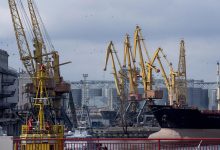 Photo of В Одессе после падения обломков дрона произошел пожар в порту