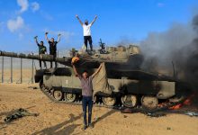 Photo of Покинувший правительство Ганц присоединился к акциям протеста в Израиле