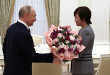 Photo of Поездка на Aurus, поход в Большой театр и реакция Токио: как прошла встреча Путина и вдовы Синдзо Абэ