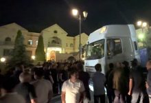 Photo of Карапетян уехал из дома в сопровождении силовиков