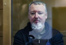 Photo of Жена решила внести ясность после данных о состоянии Стрелкова в колонии